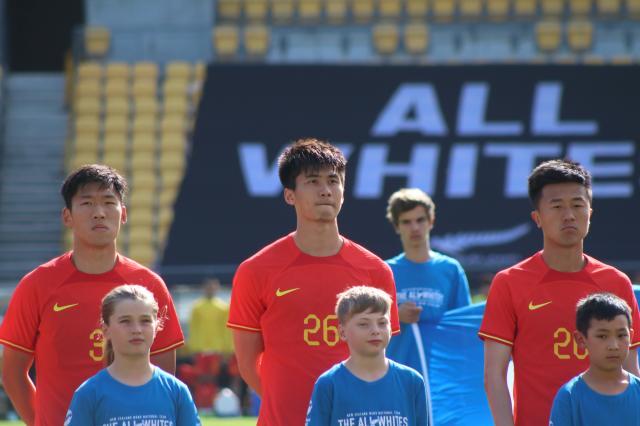 kaiyun Sports-吴少聪今夏首选租借波兰超 暂以散步康复下月动球